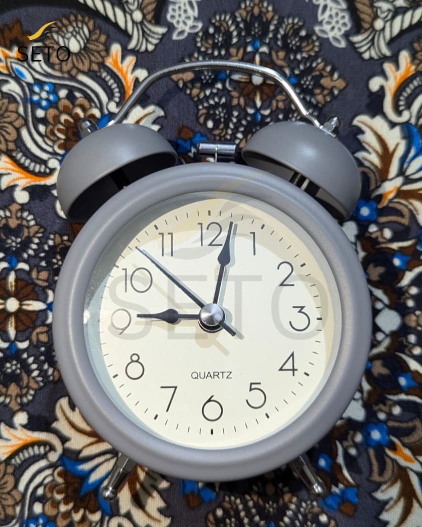 Mini Twin Bell Alarm Clock – Loud Retro Vintage Bedside Table Clock with Silent Quartz Movement – Available in Pink, Green, Blue, Red, White & Black”